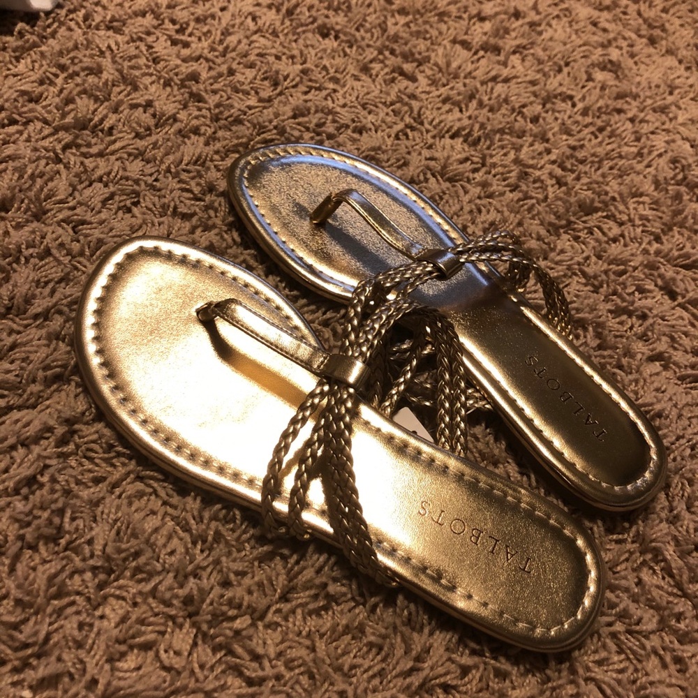 Gold flip-flops💛